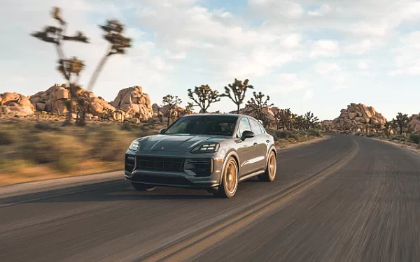   Porsche Cayenne Turbo GT US-spec - 2023