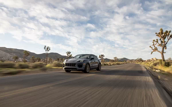   Porsche Cayenne Turbo GT US-spec - 2023
