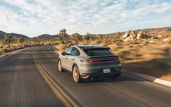   Porsche Cayenne Turbo GT US-spec - 2023
