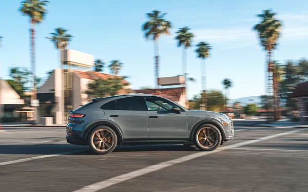   Porsche Cayenne Turbo GT US-spec - 2023