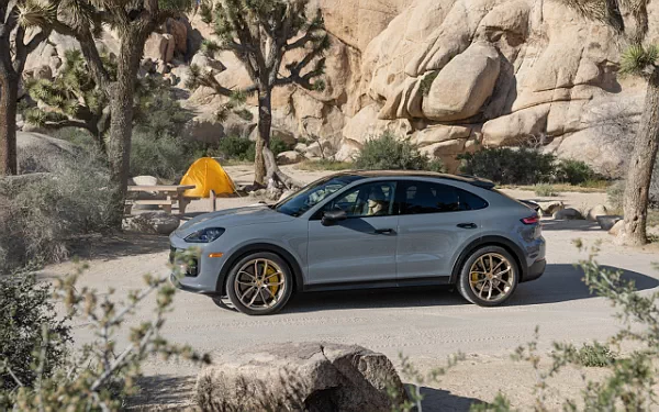   Porsche Cayenne Turbo GT US-spec - 2023