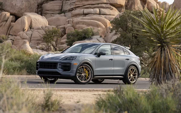   Porsche Cayenne Turbo GT US-spec - 2023