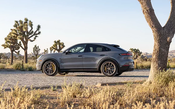   Porsche Cayenne Turbo GT US-spec - 2023