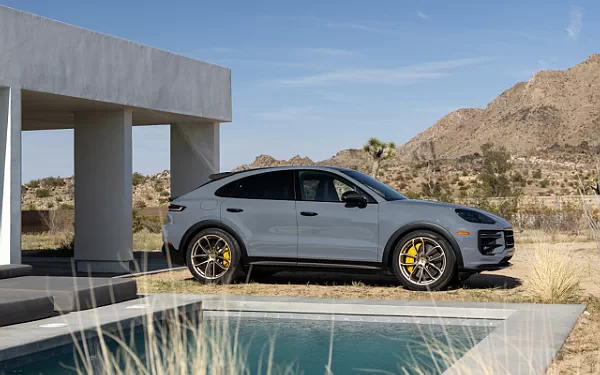   Porsche Cayenne Turbo GT US-spec - 2023