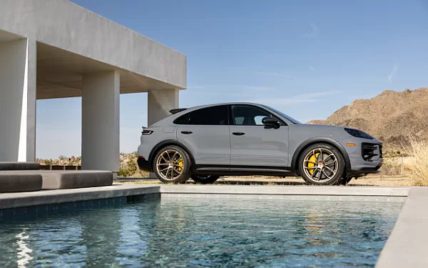   Porsche Cayenne Turbo GT US-spec - 2023
