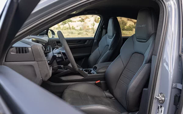   Porsche Cayenne Turbo GT US-spec - 2023