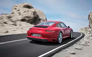  Porsche 911 Carrera S - 2015