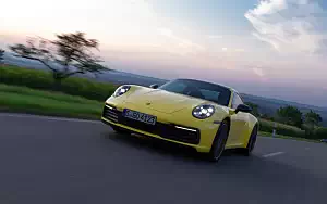   Porsche 911 Carrera Coupe (Racing Yellow) - 2019