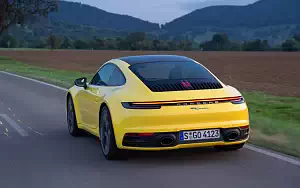   Porsche 911 Carrera Coupe (Racing Yellow) - 2019