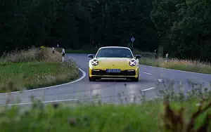   Porsche 911 Carrera Coupe (Racing Yellow) - 2019