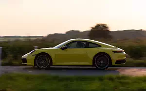   Porsche 911 Carrera Coupe (Racing Yellow) - 2019