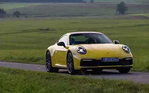   Porsche 911 Carrera Coupe (Racing Yellow) - 2019