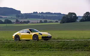   Porsche 911 Carrera Coupe (Racing Yellow) - 2019