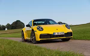   Porsche 911 Carrera Coupe (Racing Yellow) - 2019