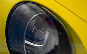   Porsche 911 Carrera Coupe (Racing Yellow) - 2019