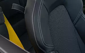   Porsche 911 Carrera Coupe (Racing Yellow) - 2019