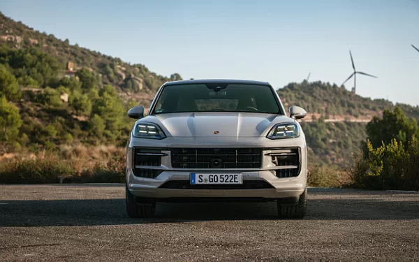   Porsche Cayenne S E-Hybrid Coupe SportDesign Package - 2023
