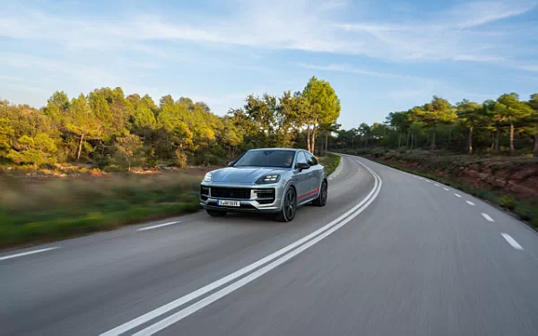   Porsche Cayenne Turbo E-Hybrid Coupe - 2023