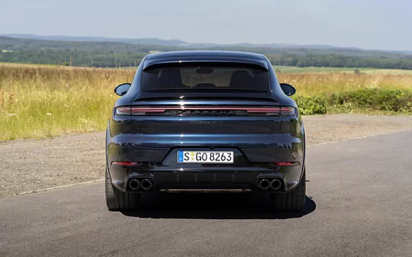   Porsche Cayenne GTS Coupe (Algarve Blue Metallic) - 2024