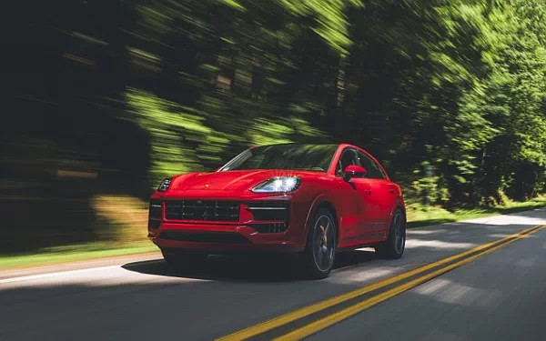   Porsche Cayenne GTS Coupe (Carmine Red) - 2024