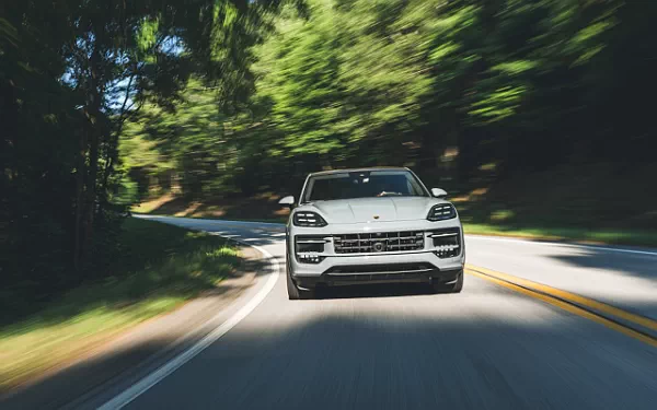   Porsche Cayenne GTS Coupe - 2024
