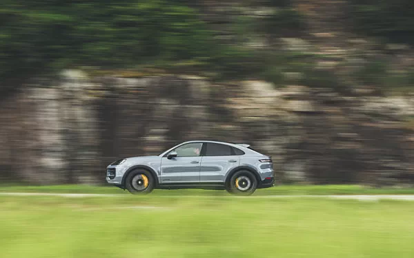   Porsche Cayenne GTS Coupe - 2024
