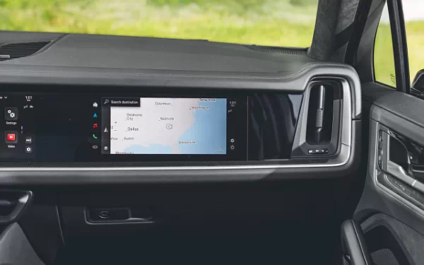   Porsche Cayenne GTS Coupe - 2024