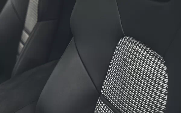   Porsche Cayenne GTS Coupe - 2024