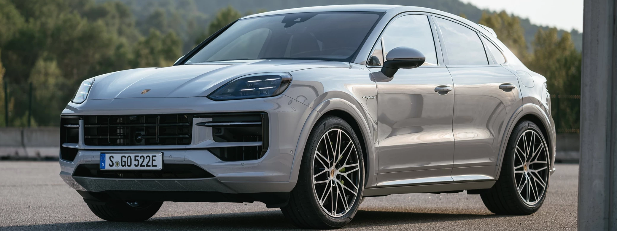 Обои автомобили Porsche Cayenne S E-Hybrid Coupe SportDesign Package - 2023 - Car wallpapers