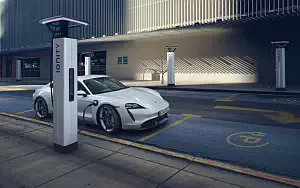   Porsche Taycan Turbo S - 2019