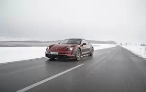   Porsche Taycan (Cherry Metallic) - 2021