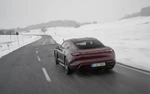   Porsche Taycan (Cherry Metallic) - 2021