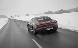   Porsche Taycan (Cherry Metallic) - 2021