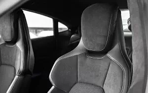   Porsche Taycan (Cherry Metallic) - 2021