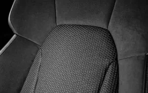   Porsche Taycan (Cherry Metallic) - 2021