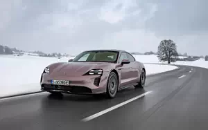   Porsche Taycan (Frozen Berry Metallic) - 2021