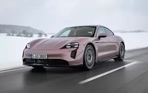   Porsche Taycan (Frozen Berry Metallic) - 2021