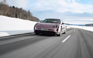   Porsche Taycan (Frozen Berry Metallic) - 2021