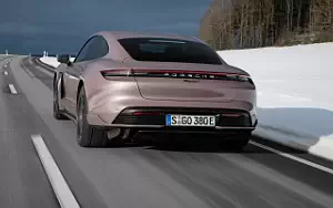   Porsche Taycan (Frozen Berry Metallic) - 2021