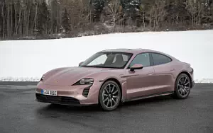   Porsche Taycan (Frozen Berry Metallic) - 2021