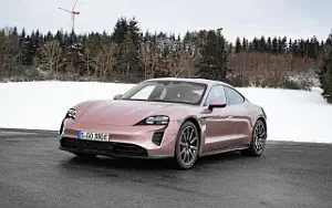   Porsche Taycan (Frozen Berry Metallic) - 2021