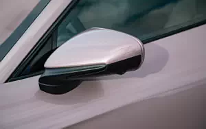   Porsche Taycan (Frozen Berry Metallic) - 2021