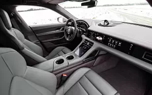   Porsche Taycan (Frozen Berry Metallic) - 2021