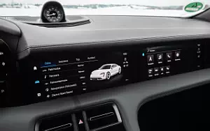   Porsche Taycan (Frozen Berry Metallic) - 2021