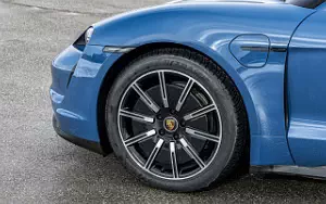   Porsche Taycan (Neptune Blue) - 2021