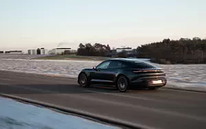  Porsche Taycan (Volcano Grey Metallic) - 2021