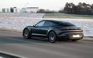   Porsche Taycan (Volcano Grey Metallic) - 2021