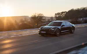   Porsche Taycan (Volcano Grey Metallic) - 2021