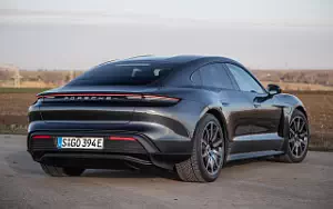   Porsche Taycan (Volcano Grey Metallic) - 2021