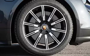   Porsche Taycan (Volcano Grey Metallic) - 2021